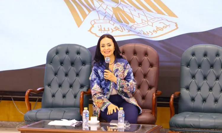 وزيرة التضامن ترأس اجتماع لجنة متابعة نظام عمل الرائدات الاجتماعيات وزيرة التضامن ترأس اجتماع لجنة متابعة نظام عمل الرائدات الاجتماعيات