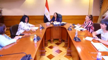 وزيرة التضامن تستعرض سبل تعزيز التعاون بين صندوق دعم الصناعات الريفية والبيئية ومؤسسة دلتا لريادة الأعمال