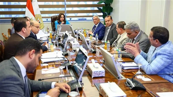 وزيرة التنمية المحلية تتابع توفير فرص عمل للمرأة والشباب بالمحافظات