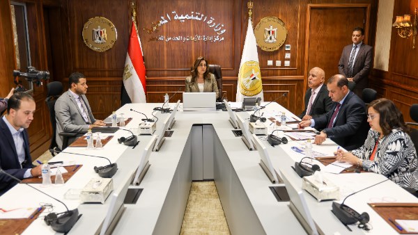 “عوض” لسكرتيري العموم : انزلوا للشارع ..إحنا مش بتوع قعدة مكاتب