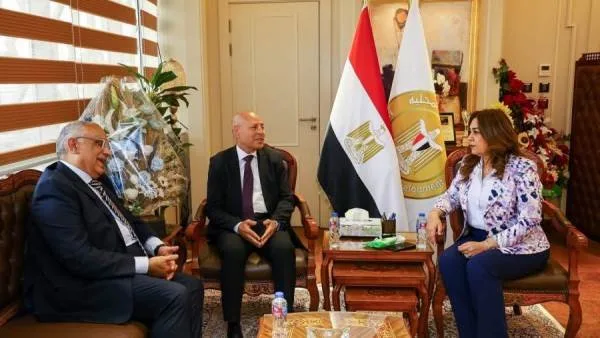 وزيرة التنمية تناقش استعادة الطابع الحضاري لشوارع مصر الجديدة