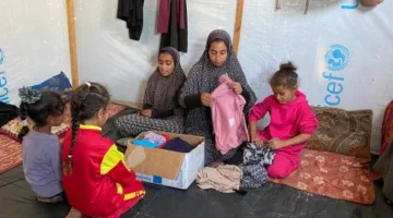 وزيرة فلسطينية: الأمهات يعلمن أبناءهن حتى في ظروف الخيام