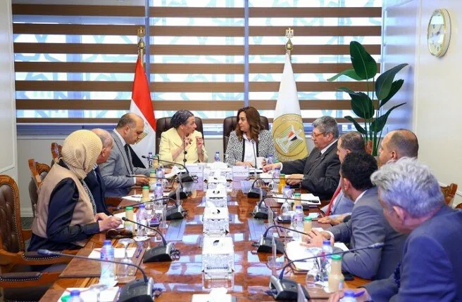 وزيرتا التنمية المحلية والبيئة تراقبان أنشطة نظام إدارة النفايات الصلبة في المحافظات وزيرتا التنمية المحلية والبيئة تراقبان أنشطة نظام إدارة النفايات الصلبة في المحافظات