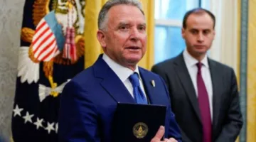 وسائل إعلام عبرية: ضغوط أمريكية على إسرائيل لوضع حد لحرب غزة ومبعوث ترامب ينقل رسالة شديدة من ترامب لمسؤول إسرائيلي
