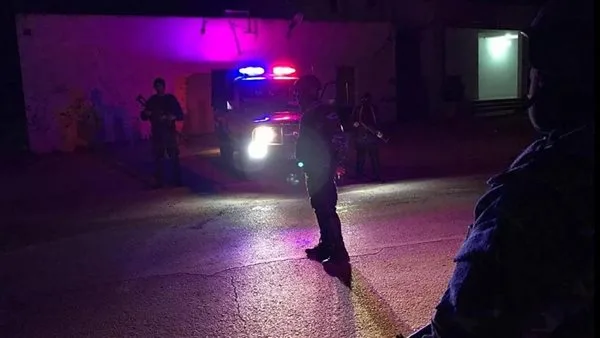 وسائل الإعلام الليبية: تقارير عن فرض حظر تجوال في العاصمة طرابلس.