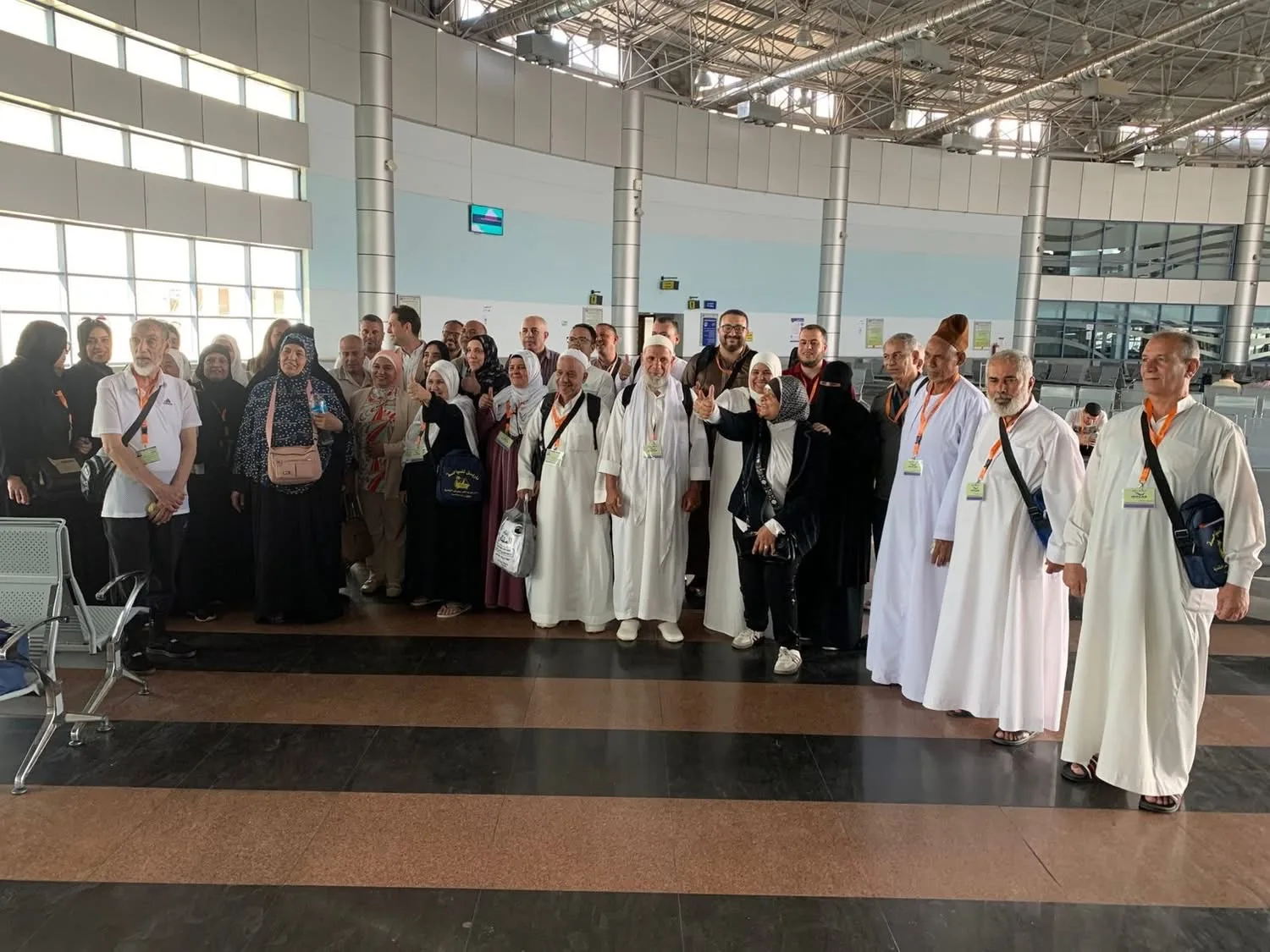وصول آخر قوافل الحج السياحي البري إلى المملكة العربية السعودية وصول آخر قوافل الحج السياحي البري إلى المملكة العربية السعودية