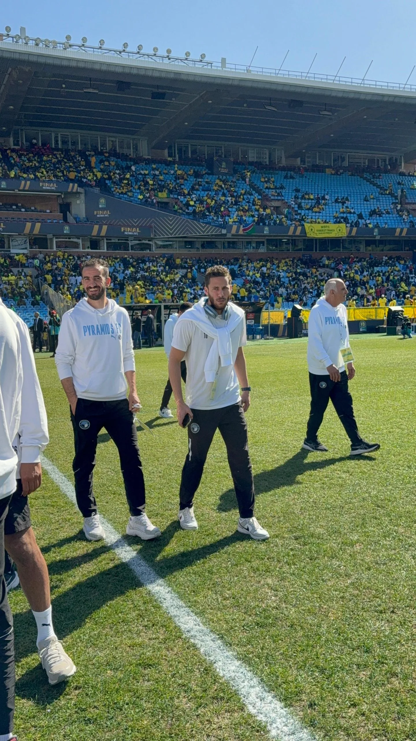 وصول فريق بيراميدز إلى ملعب لوفتس لملاقاة صن داونز في نهائي دوري أبطال أفريقيا وصول فريق بيراميدز إلى ملعب لوفتس لملاقاة صن داونز في نهائي دوري أبطال أفريقيا