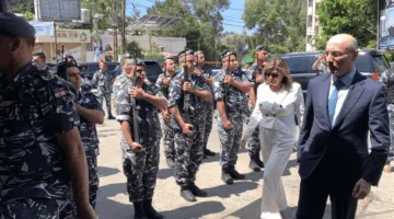 وصول وزير الداخلية أحمد الحجار إلى مبنى سراي النبطية الحكومي حيث كان في استقباله المحافظ هويدا الترك.