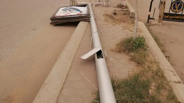 وفاة راكب في ميكروباص بعد اختراق عمود إنارة لبطنه في إمبابة