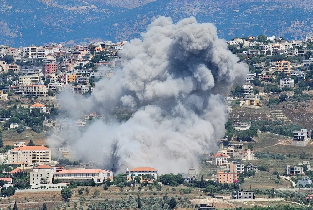 وفاة شخص وإصابة آخر بسبب غارة إسرائيلية على قرى جنوب لبنان وفاة شخص وإصابة آخر بسبب غارة إسرائيلية على قرى جنوب لبنان