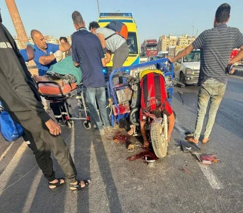 وفاة شخص وإصابة اثنين آخرين جراء انقلاب تروسيكل على الطريق الزراعي ببنها وفاة شخص وإصابة اثنين آخرين جراء انقلاب تروسيكل على الطريق الزراعي ببنها