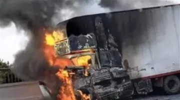 وفاة شخصين جراء حريق في سيارة نقل على الطريق الإقليمي