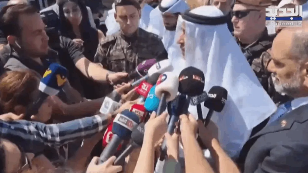 “وفد إماراتي يزور المرفأ ويؤكد: سنقدم للبنان ما يستحقه” (فيديو) “وفد إماراتي يزور المرفأ ويؤكد: سنقدم للبنان ما يستحقه” (فيديو)