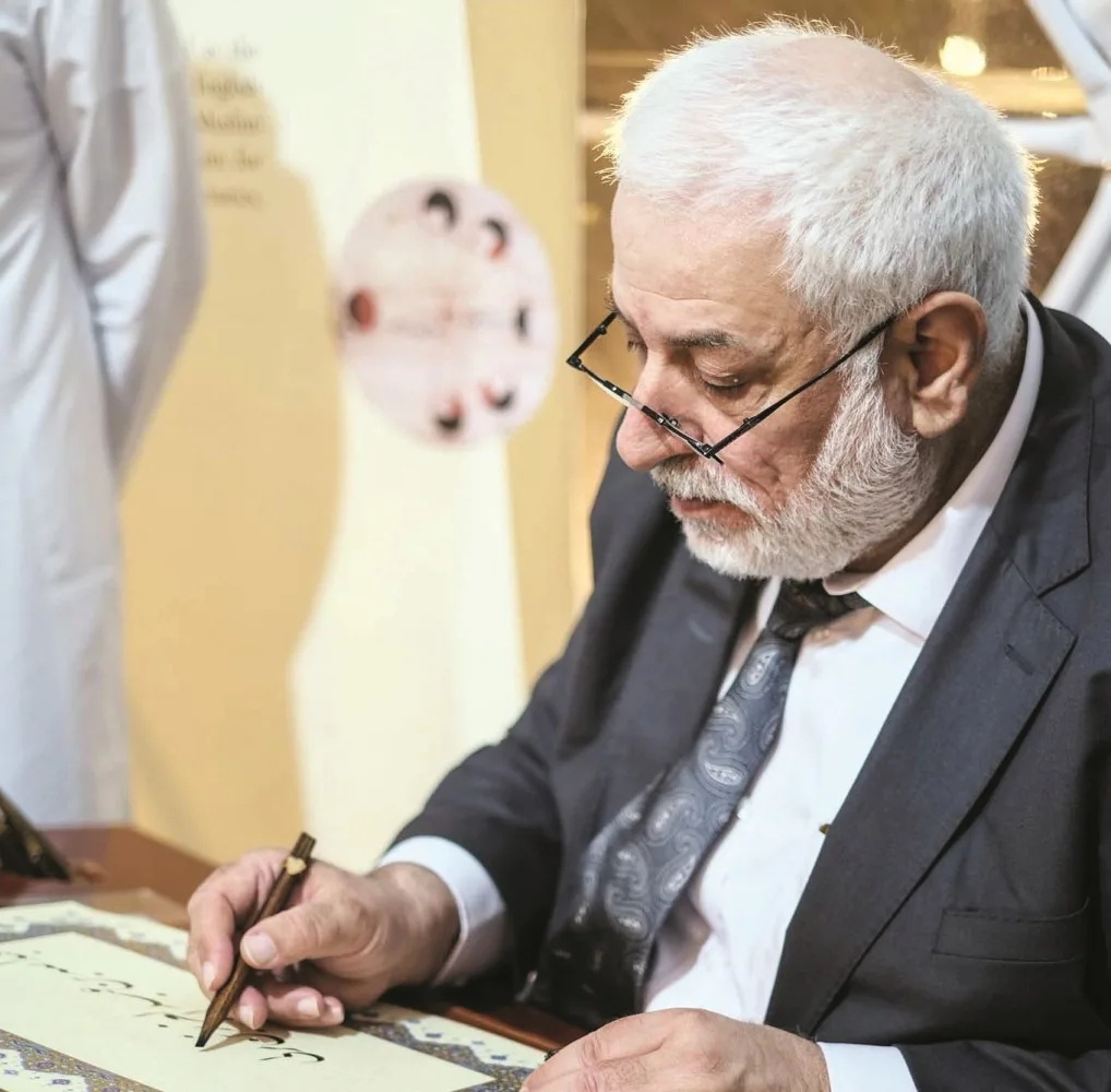 وفد من الطلاب يستكشف مسابقة قطر الدولية للخط العربي وفد من الطلاب يستكشف مسابقة قطر الدولية للخط العربي