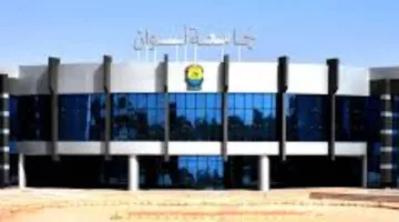وفد من الكنيسة الكاثوليكية يهنئ رئيس جامعة أسوان بعيد الأضحى المبارك