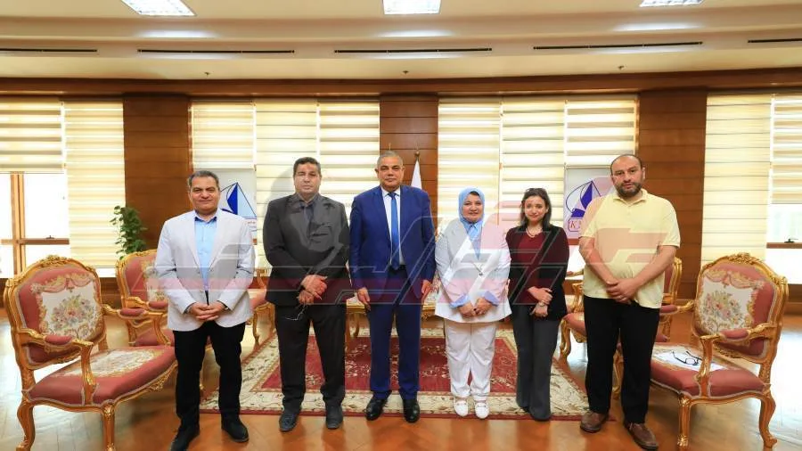 وفد من جهاز المشروعات الصغيرة يزور جامعة كفر الشيخ وفد من جهاز المشروعات الصغيرة يزور جامعة كفر الشيخ