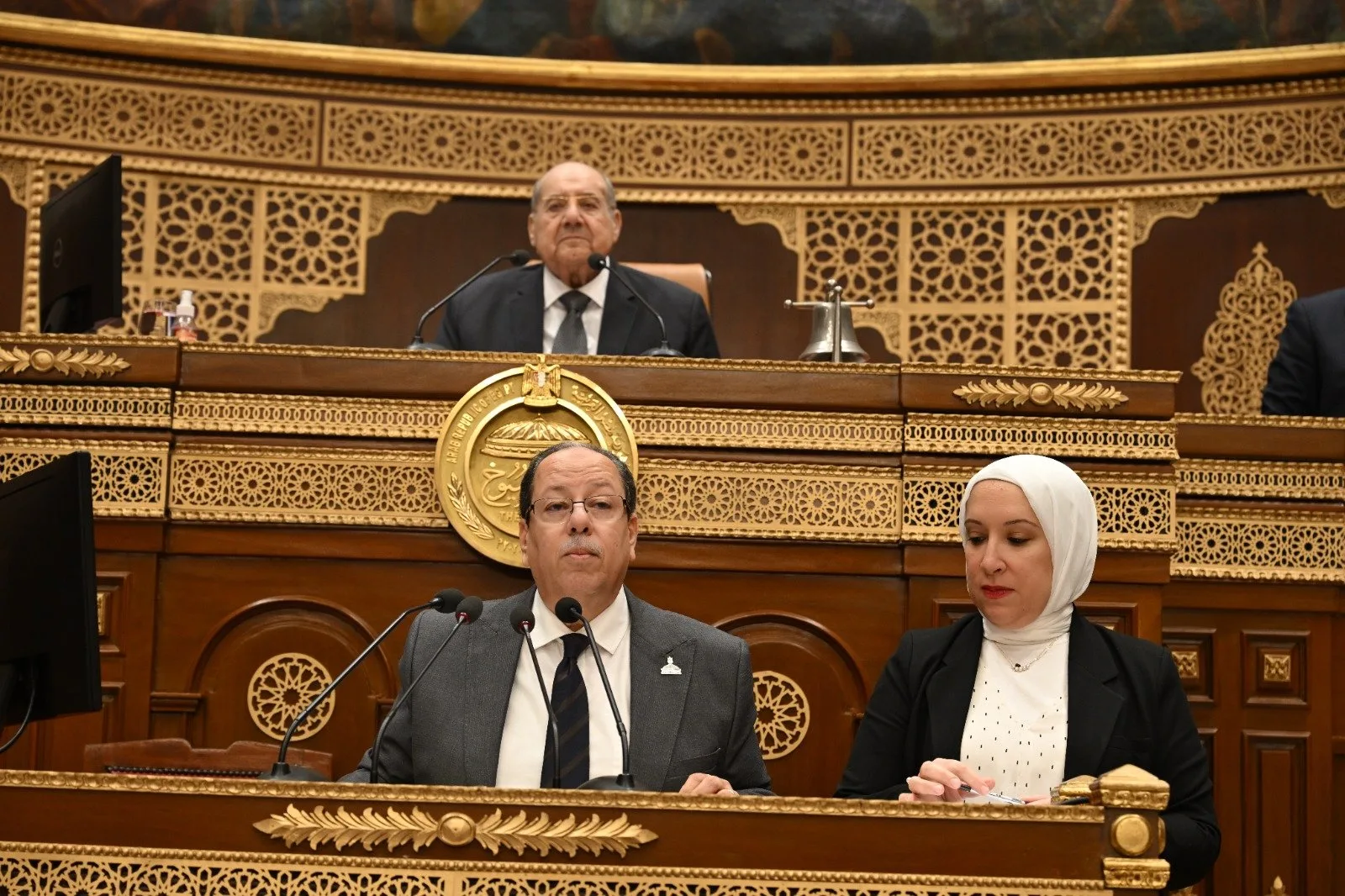 وكيل اللجنة التشريعية في مجلس الشيوخ يعرض تقرير اللجنة حول تعديل قانون الانتخابات وكيل اللجنة التشريعية في مجلس الشيوخ يعرض تقرير اللجنة حول تعديل قانون الانتخابات