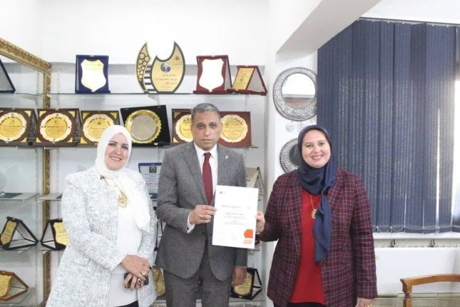 وكيل تعليم الجيزة يكرم مدربي برنامج TEA التابع للمركز الثقافي البريطاني