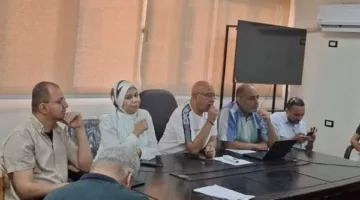 وكيل “صحة قنا” يتناول استراتيجية العمل وتحسين الخدمات في المستشفيات والمراكز الصحية
