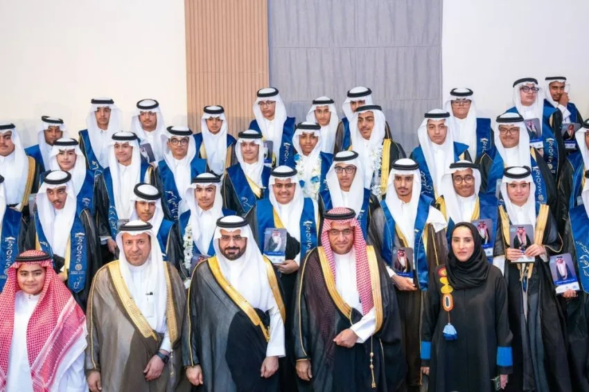 وكيل محافظة الأحساء يشارك في حفل تخرج طلاب أكاديمية الكفاح المتوسطة تحت عنوان “طموح” وكيل محافظة الأحساء يشارك في حفل تخرج طلاب أكاديمية الكفاح المتوسطة تحت عنوان “طموح”