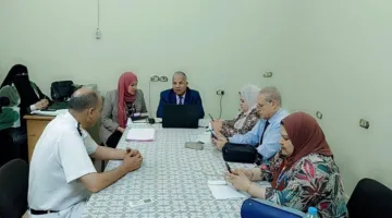 وكيل وزارة التربية والتعليم بالفيوم يراقب امتحانات شهادة الإعدادية للفصل الدراسي الثاني.