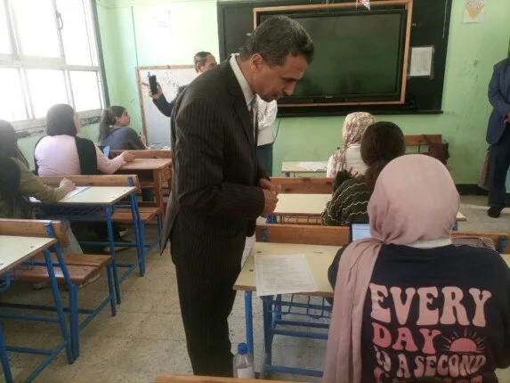 وكيل وزارة التعليم في كفر الشيخ يشرف على امتحانات نهاية الفصل الدراسي الثاني لصفوف النقل وكيل وزارة التعليم في كفر الشيخ يشرف على امتحانات نهاية الفصل الدراسي الثاني لصفوف النقل
