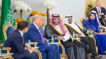 ولي العهد السعودي يرحب بترامب في قصر اليمامة بالعاصمة الرياض