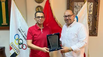 ياسر إدريس يستضيف وفد دبلومة الإدارة الرياضية من «فيفا»