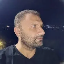 ياسين الرزوق زيوس: عين الشرع من على برج إيفل فهل يقطع النور عتمة دمشق المزنّرة بالتاريخ والحضارة بعد طول قطيعةٍ مع الازدهار