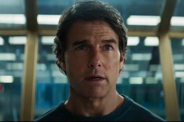 يتدلى من الطائرة.. توم كروز يواصل تقديم مشاهد الحركة المثيرة في Mission Impossible 8