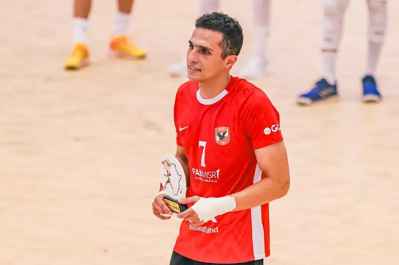يد كرة اليد: عبد العزيز إيهاب لـ “ليلا كورة”: تمكنا من تجاوز الضغوط للفوز بالسوبر الأفريقي.