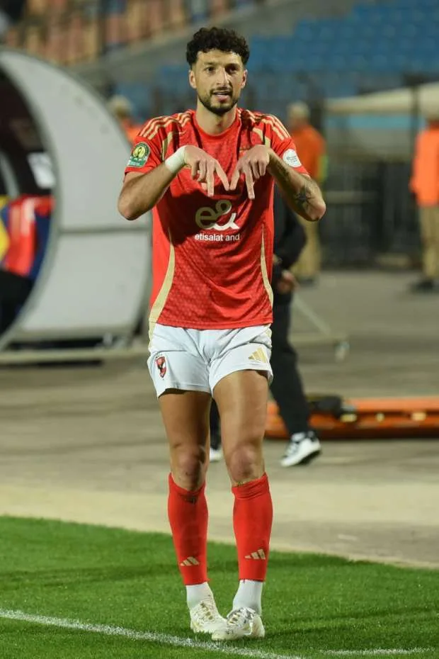 يغيب نجم الأهلي عن مواجهة باتشوكا قبل بطولة كأس العالم.. “أزمة ريفيرو” يغيب نجم الأهلي عن مواجهة باتشوكا قبل بطولة كأس العالم.. “أزمة ريفيرو”