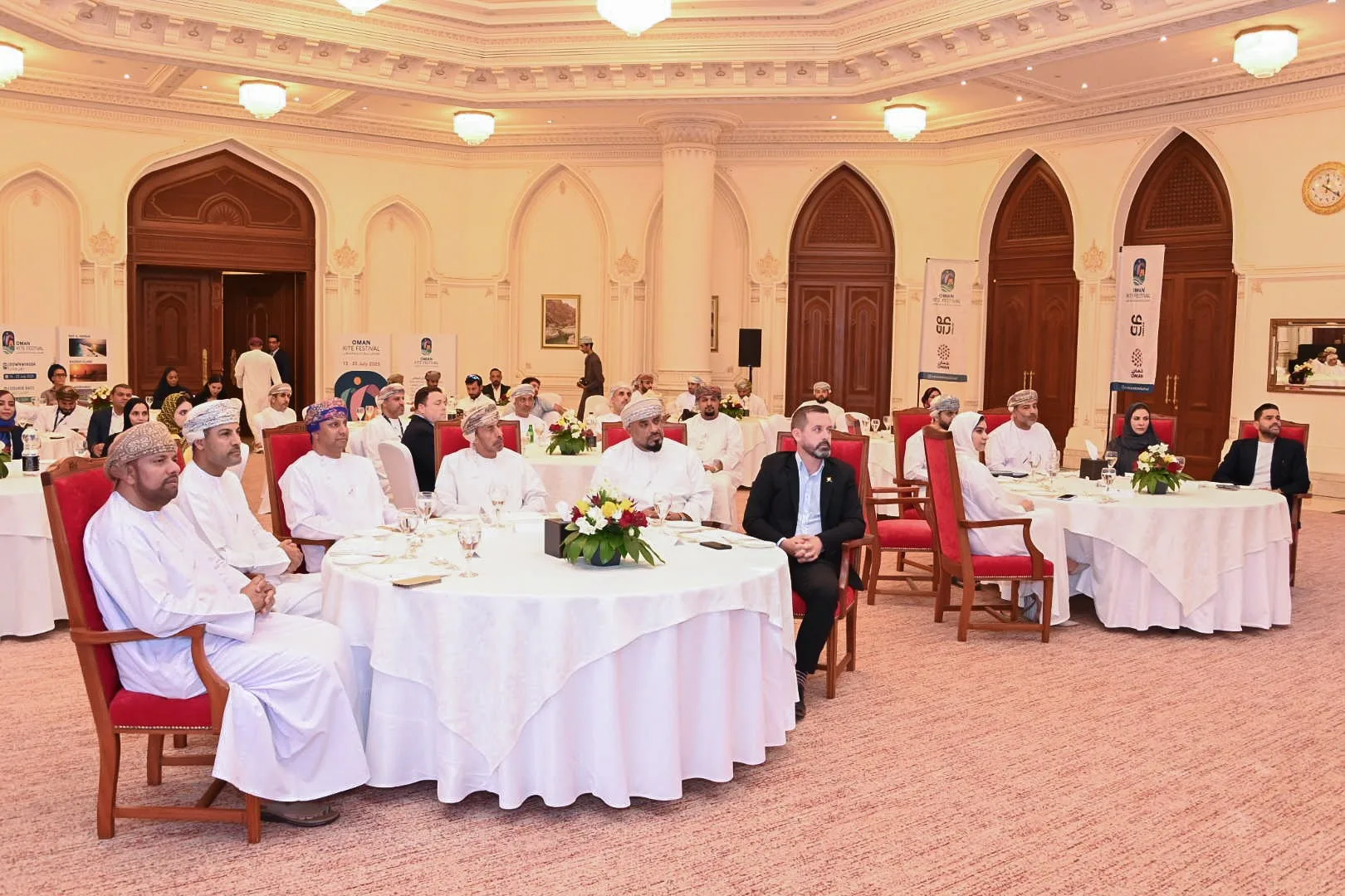 يوليو المقبل .. انطلاق فعاليات مهرجان عُمان للتزلج المظلي 2025 بمشاركة دولية