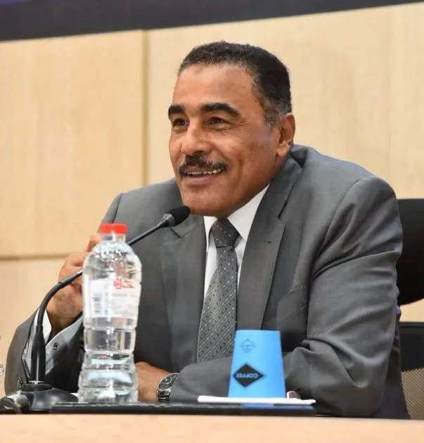 محافظ مطروح: توفير سيارات أجرة لنقل الركاب من موقف مطروح إلى المحافظات خلال عيد الأضحى محافظ مطروح: توفير سيارات أجرة لنقل الركاب من موقف مطروح إلى المحافظات خلال عيد الأضحى