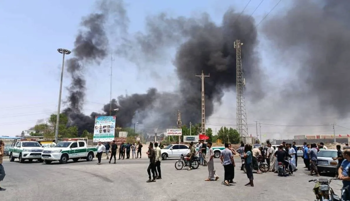 الجيش الإسرائيلي يطالب الإيرانيين بمغادرة منطقة في طهران قبل تنفيذ الهجوم عليها الجيش الإسرائيلي يطالب الإيرانيين بمغادرة منطقة في طهران قبل تنفيذ الهجوم عليها