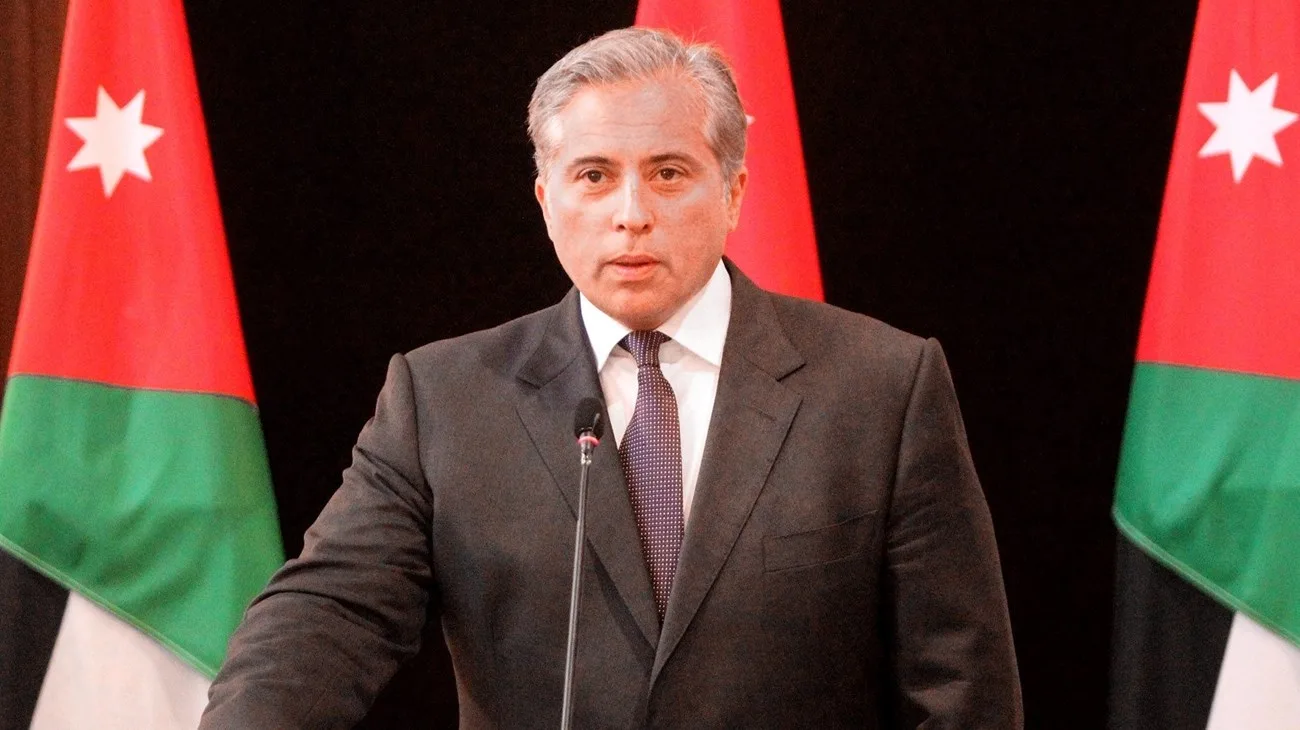 ملك الأردن ينبه من آثار هجوم إسرائيل على إيران ويطالب بضرورة التهدئة الشاملة. ملك الأردن ينبه من آثار هجوم إسرائيل على إيران ويطالب بضرورة التهدئة الشاملة.