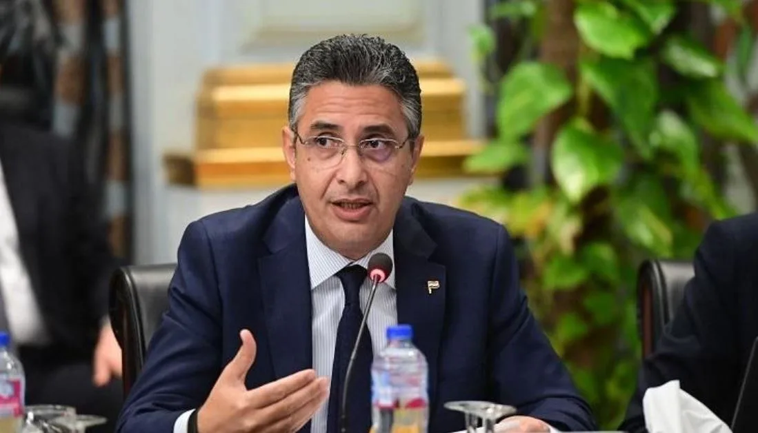 وزير التموين: إنشاء 300 سوق يومي في المحافظات لدعم المزارعين الصغار وتقليل الأسعار وزير التموين: إنشاء 300 سوق يومي في المحافظات لدعم المزارعين الصغار وتقليل الأسعار