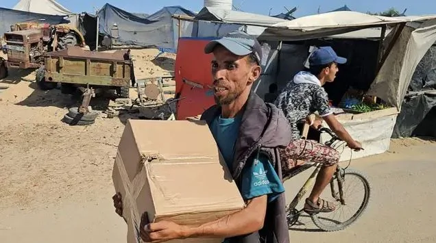 متحدث الاحتلال: إغلاق نقاط توزيع المساعدات في غزة ومنع الحركة على الطرق المؤدية إليها متحدث الاحتلال: إغلاق نقاط توزيع المساعدات في غزة ومنع الحركة على الطرق المؤدية إليها
