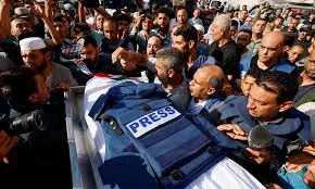 نقابة الصحفيين تندد بمجزرة جديدة للاحتلال ومقتل 4 صحفيين في غزة نقابة الصحفيين تندد بمجزرة جديدة للاحتلال ومقتل 4 صحفيين في غزة