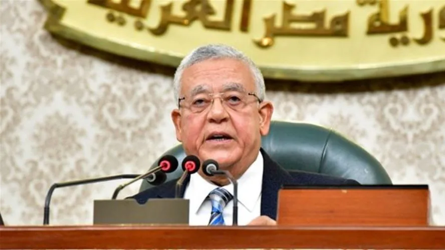 رئيس البرلمان يبدأ الجلسة العامة لبحث الميزانية الجديدة. رئيس البرلمان يبدأ الجلسة العامة لبحث الميزانية الجديدة.