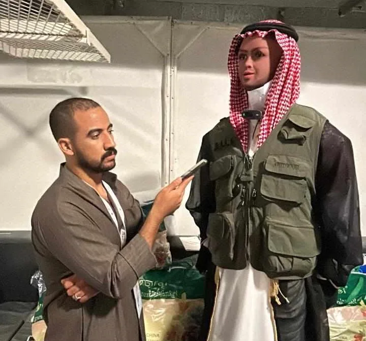 «روبوت يتحدث 96 لغة لخدمة الحجاج في المشاعر المقدسة للمرة الأولى (تجربة الشروق)» «روبوت يتحدث 96 لغة لخدمة الحجاج في المشاعر المقدسة للمرة الأولى (تجربة الشروق)»