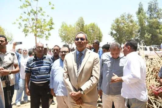 محافظ قنا يشرف على جهود إنقاذ طفلة من انهيار منزلها في دندرة ويأمر بسرعة تقديم الدعم للمتضررين. محافظ قنا يشرف على جهود إنقاذ طفلة من انهيار منزلها في دندرة ويأمر بسرعة تقديم الدعم للمتضررين.