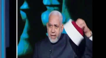 أزهري يتخلى عن العمامة خلال البث بسبب أغنية