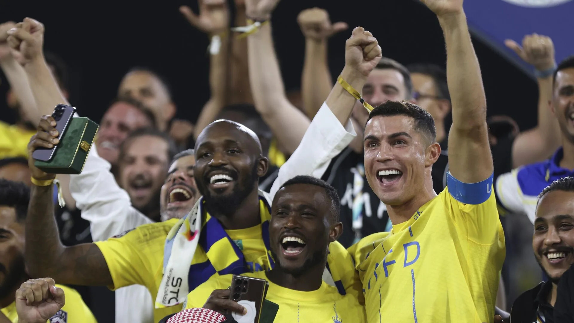 النصر السعودي يوضح تفاصيل مفاوضاته مع مهاجمه لتمديد عقده النصر السعودي يوضح تفاصيل مفاوضاته مع مهاجمه لتمديد عقده
