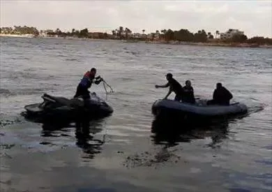 عملية البحث عن جثمان غريق في مياه ترعة مشروع ناصر بالإسكندرية عملية البحث عن جثمان غريق في مياه ترعة مشروع ناصر بالإسكندرية