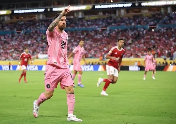 الأهلي يوقف سلسلة إنجازات ميسي في كأس العالم للأندية الأهلي يوقف سلسلة إنجازات ميسي في كأس العالم للأندية