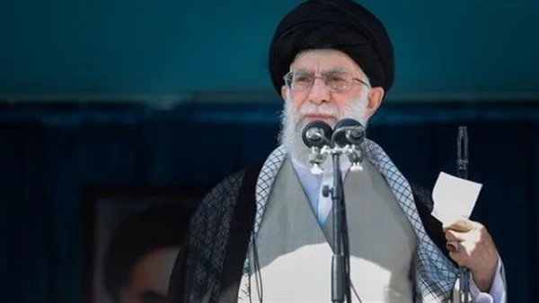 خامنئي يحذر إسرائيل: لن نتساهل في الرد، وحياة العدو ستكون صعبة. خامنئي يحذر إسرائيل: لن نتساهل في الرد، وحياة العدو ستكون صعبة.