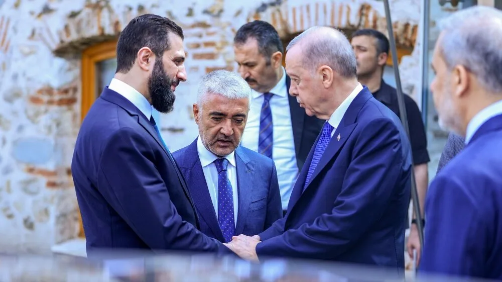 أردوغان يشدد على أهمية إبعاد سوريا عن دائرة العنف الإسرائيلي. أردوغان يشدد على أهمية إبعاد سوريا عن دائرة العنف الإسرائيلي.
