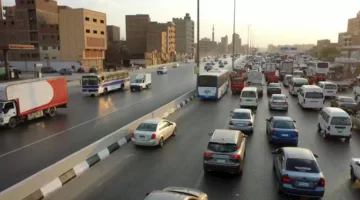 15 صورة توضح تجاوزات على مسار الأتوبيس الترددي.. والنقل تحذر المخالفين