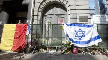 جدل في بلجيكا: حزب العمال يطالب بإزالة العلم الإسرائيلي من بلدية أنتويرب ويتهمها بـ “تسهيل العنف الإبادي”